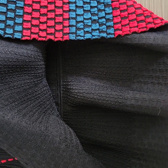 BCBGMAXAZRIA Laure Geometric Knit Jacquard Peplum Top - Picture 14 of 17